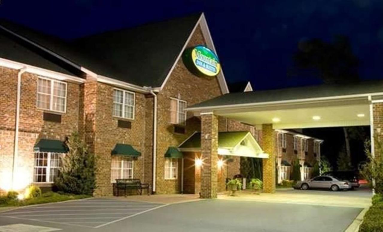Mountain Inn & Suites フラット・ロック エクステリア 写真