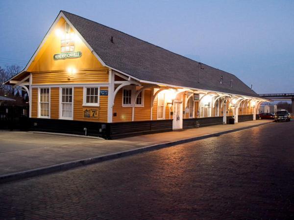 Mountain Inn & Suites フラット・ロック エクステリア 写真