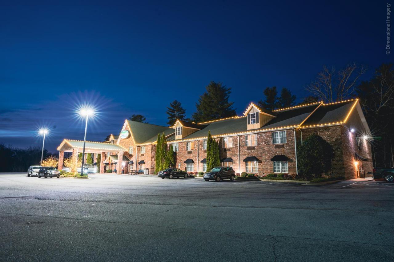 Mountain Inn & Suites フラット・ロック エクステリア 写真